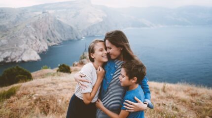 Adolescentes genérica-shutterstock_457189861 (1) Terras distantes que aproximam